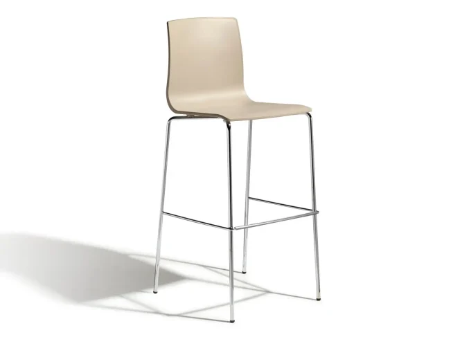 stolička s oceľovou konštrukciou