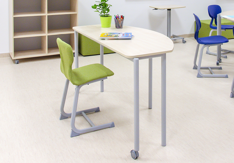 Učiteľské stoly a stoličky